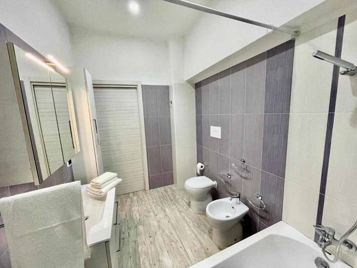B&B Airport Serenity Suites Napels Buitenkant foto