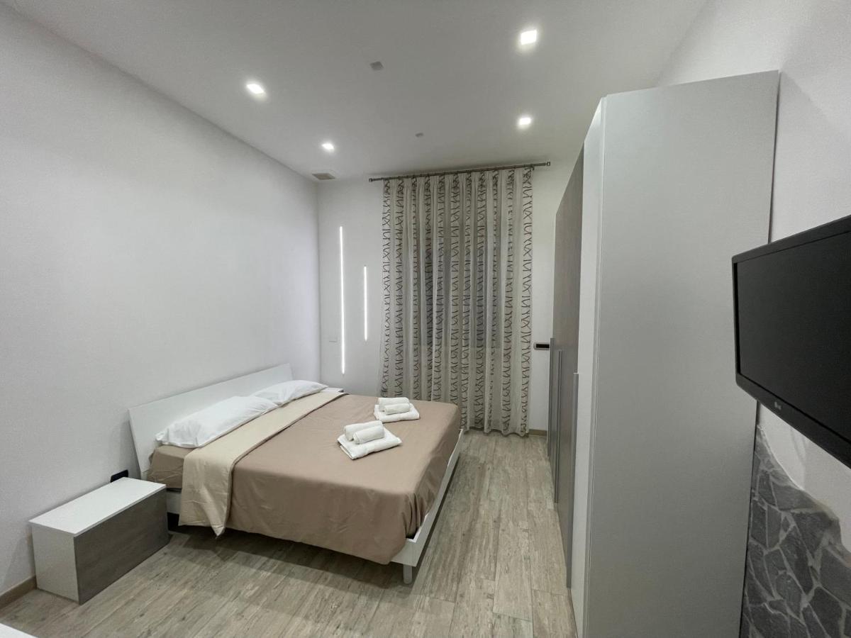 B&B Airport Serenity Suites Napels Buitenkant foto