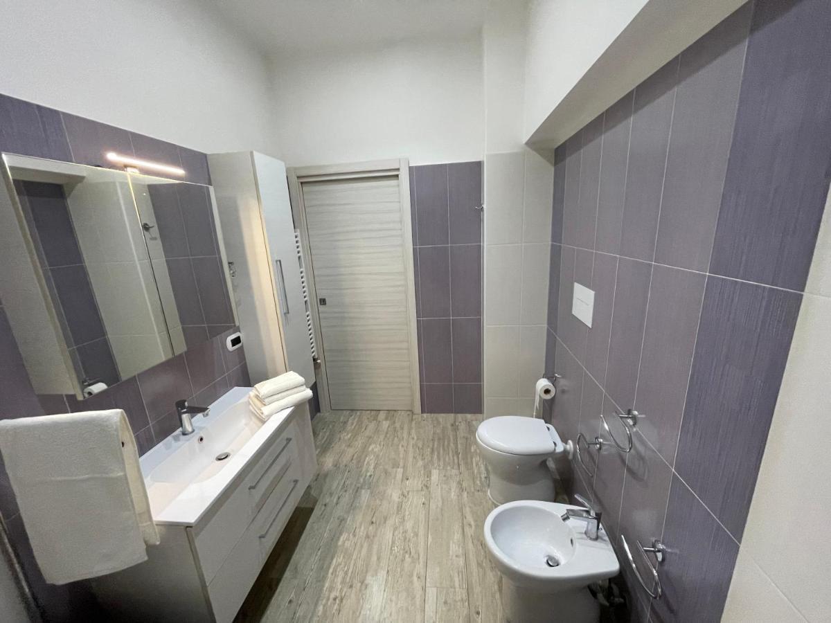 B&B Airport Serenity Suites Napels Buitenkant foto