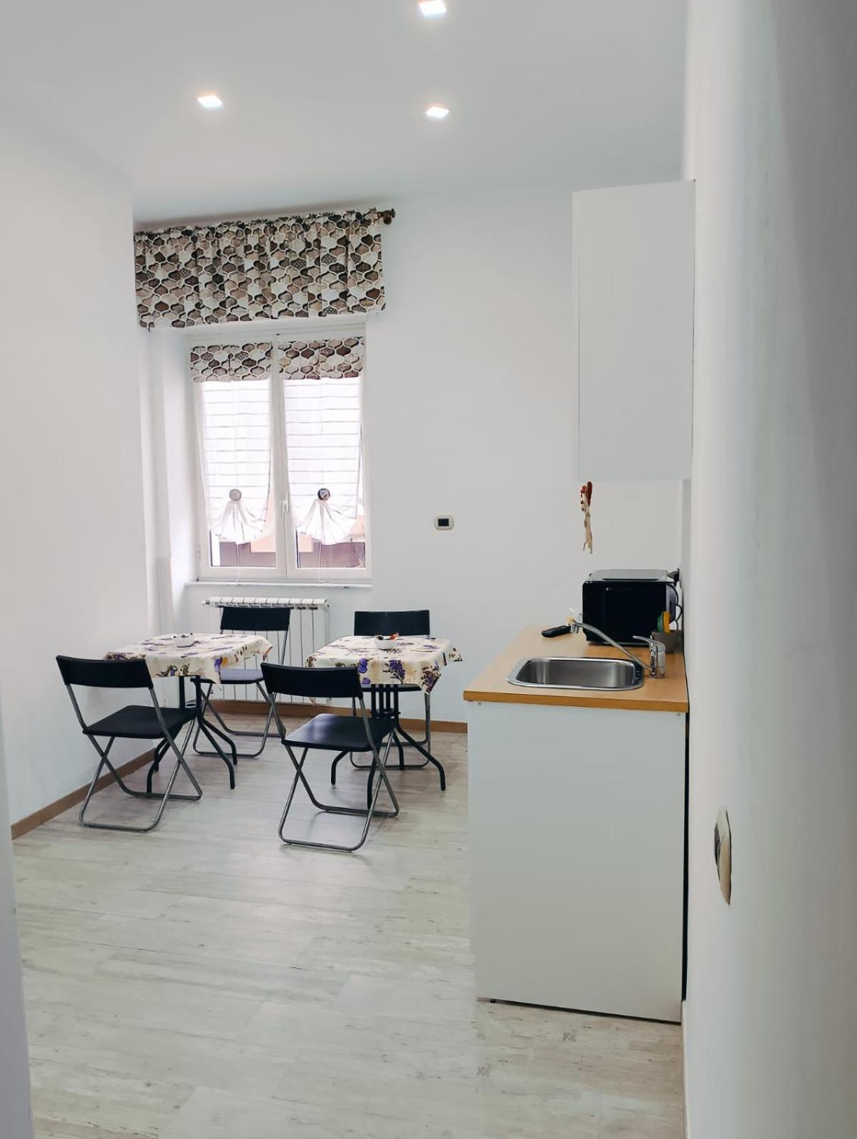 B&B Airport Serenity Suites Napels Buitenkant foto